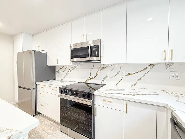 1035 N Hayworth Ave #100A — Photo 5