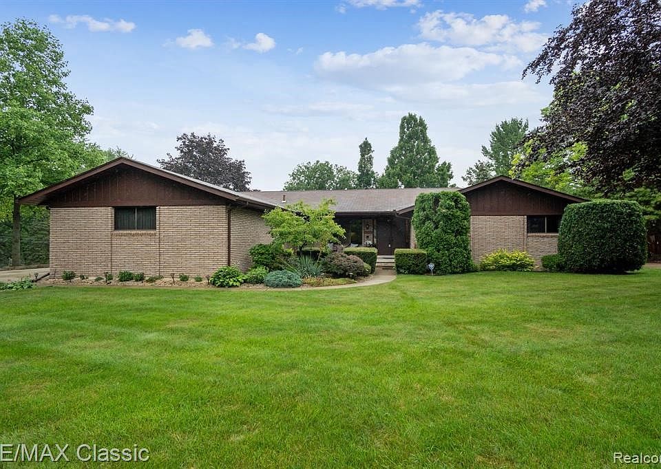 1st image of 42336 Chatterton Ct