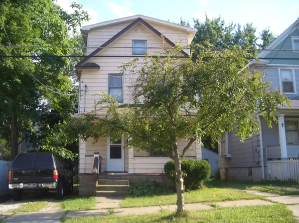 1004 Boone St, Akron, OH 44306