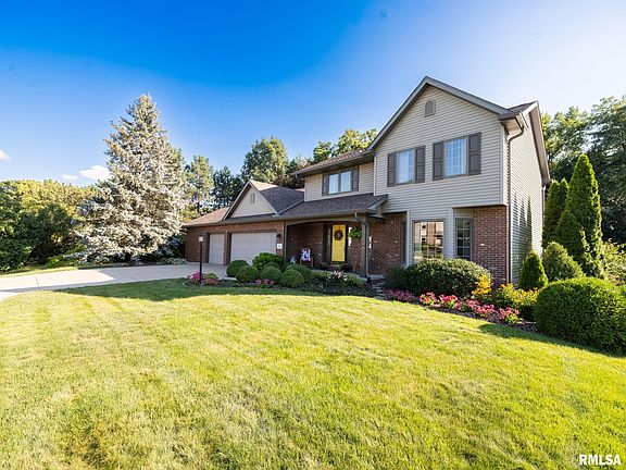 3rd image of 708 Bayside Cir