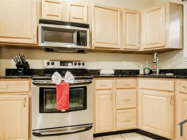 208 N Port St, Baltimore, MD 21224