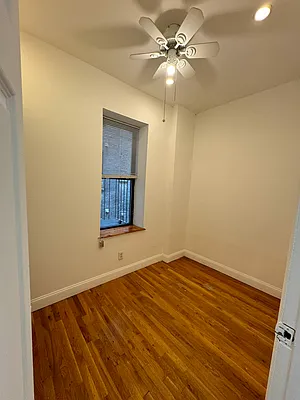 Rented by KNOCKKNOCK LLC | media 12