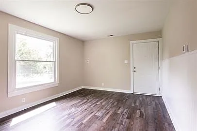 104 E Madison St #4 — Photo 8