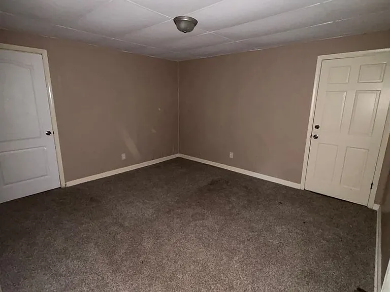 1129 N Three Notch St — Photo 7
