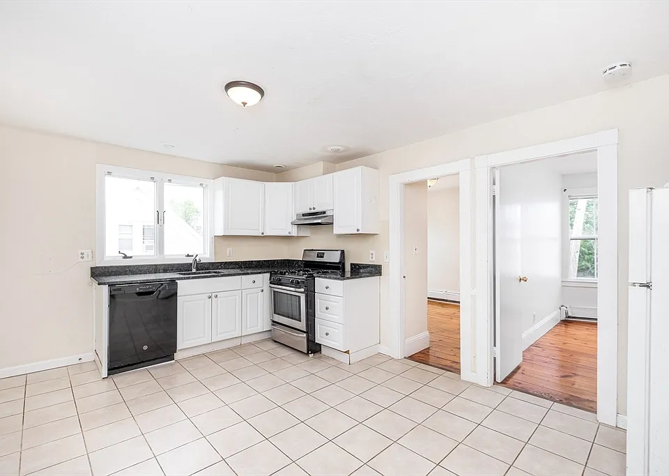 12 Kilby St #2L