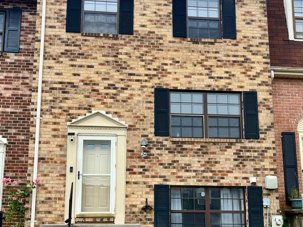 24 Laurence Brooke Rd, Catonsville, MD 21228