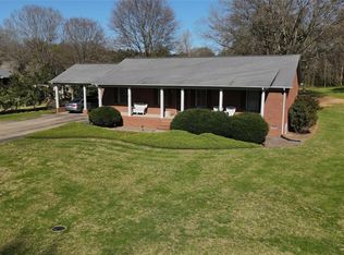 2066 Valley View Ln, Lincolnton, NC 28092