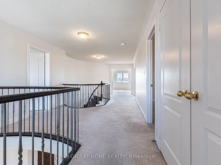 5441 Valhalla Cres — Photo 23