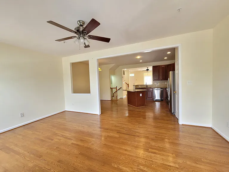 9382 Penrose St — Photo 5