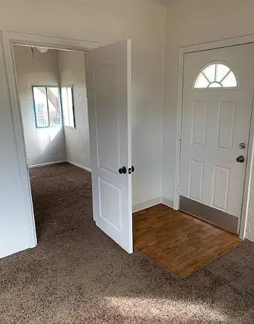 1130 E Portland St — Photo 16