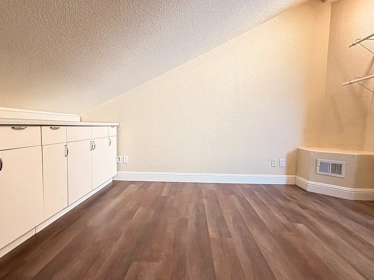961 Celestine Cir — Photo 19