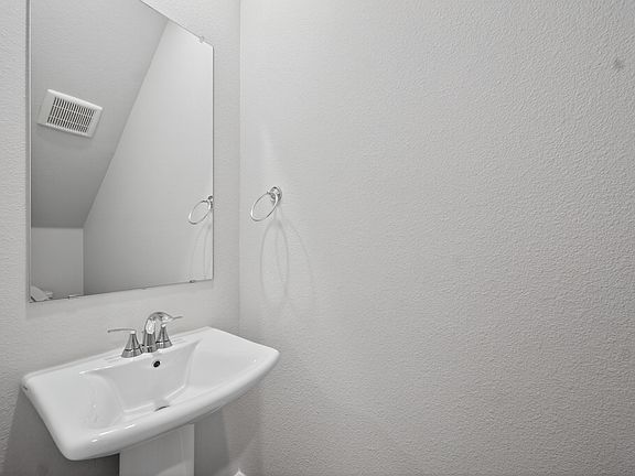 5th image of 1210 Aruba Ave