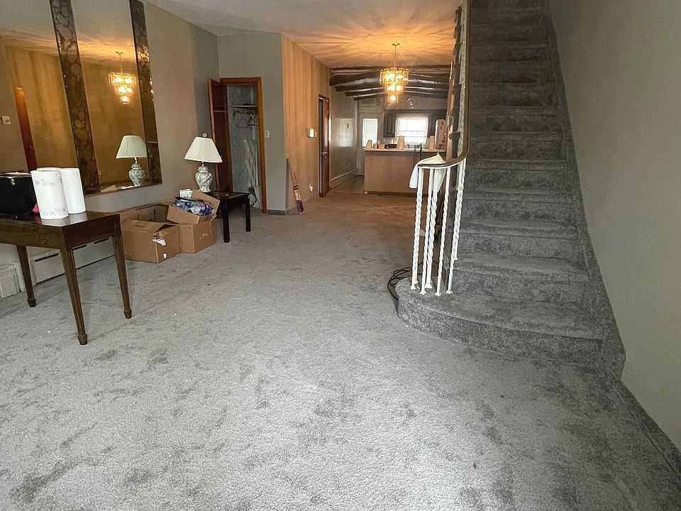 2nd image of 1922 Jackson St