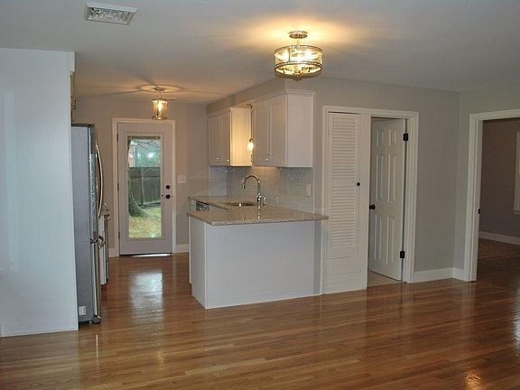 4th image of 27 Chandler St