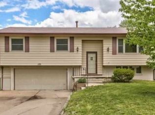 3229 S 128th Cir, Omaha, NE 68144