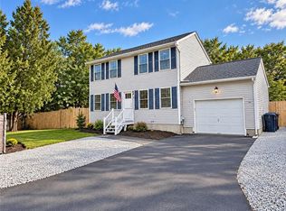 4 Cooke Pl, Warwick, RI 02888