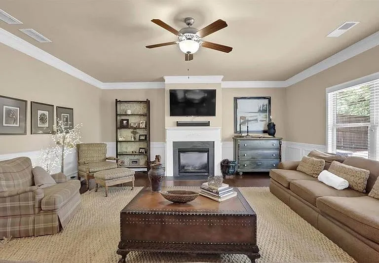 4960 Wilshire Xing — Photo 33
