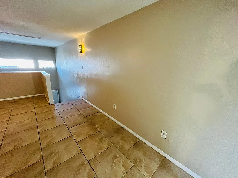 3914 Crayrich Cir — Photo 9