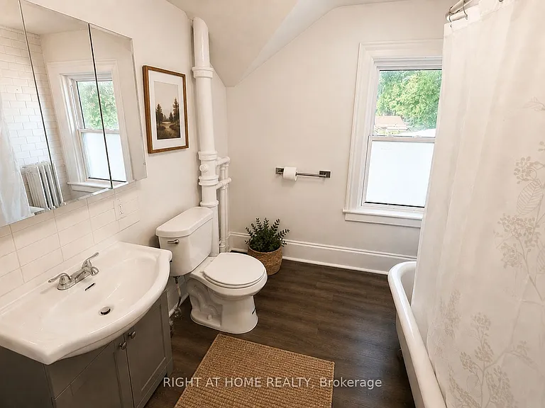 178 Adelaide Ave E #3 — Photo 4