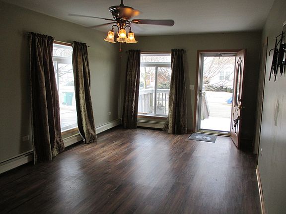 2nd image of 1418 Waverly Pl