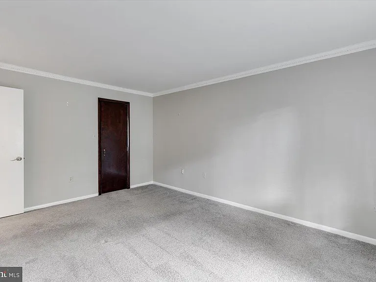 2844 Dover Ln #304 — Photo 13