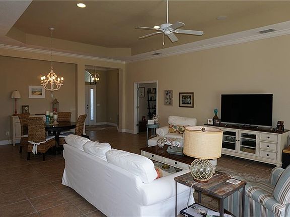3rd image of 4730 Claremont Park Dr
