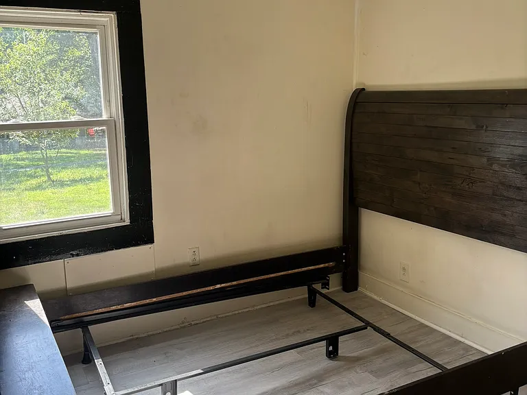 1844 Holly Ave — Photo 15
