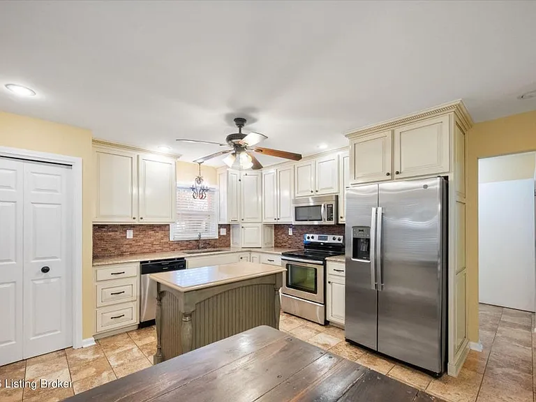 9903 Welshpool Ct — Photo 27