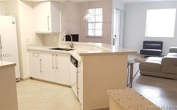 4th image of 3235 NE 184th St APT 11205