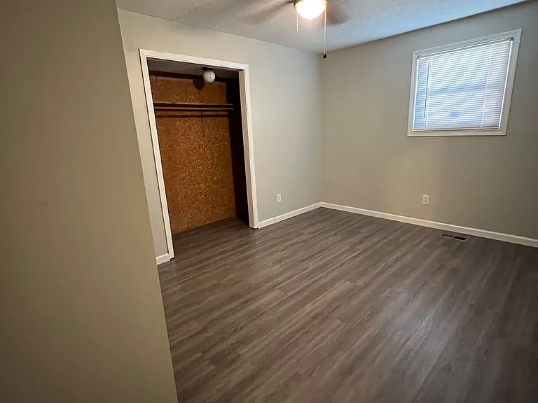 145 Lee Dr — Photo 10