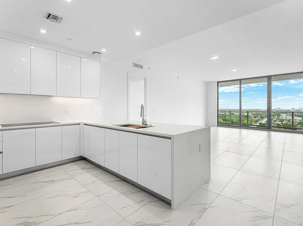 220 Lake Shore Drive #1613, Lake Park, FL 33403