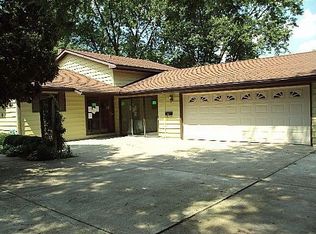 104 3rd Ave, Montgomery, IL 60538