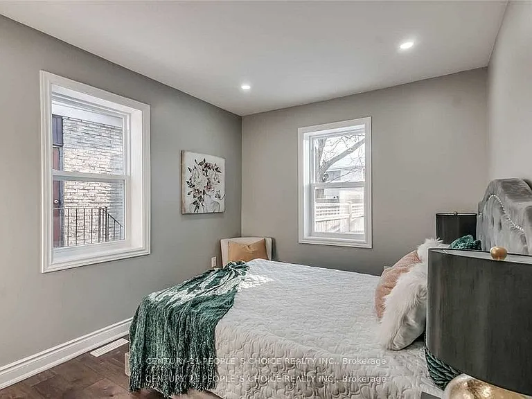 1226 Oxford Ave — Photo 22