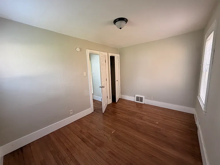 2431 Prast Blvd — Photo 8