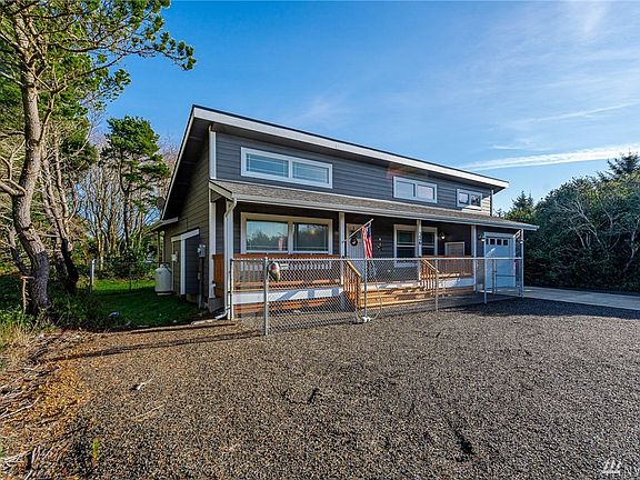 3rd image of 326 Ocean Shores Blvd Nw