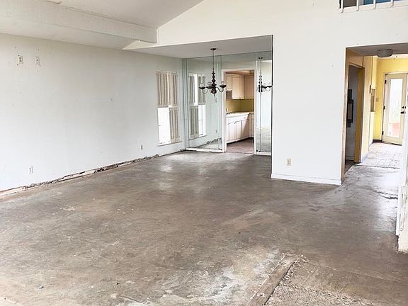 3rd image of 103 Monterey Ln