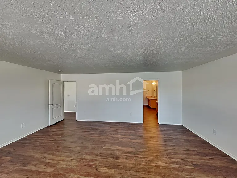 2464 S 3585 W — Photo 12