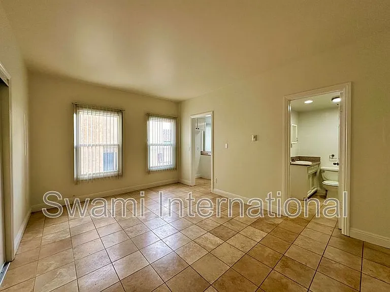 1131 S Beacon St #9 — Photo 6