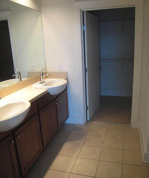 535 S Upper St #223 — Photo 17