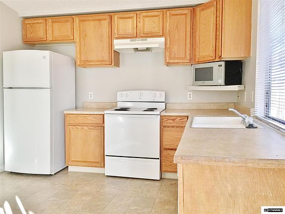 3rd image of 861 Glen Valley Dr