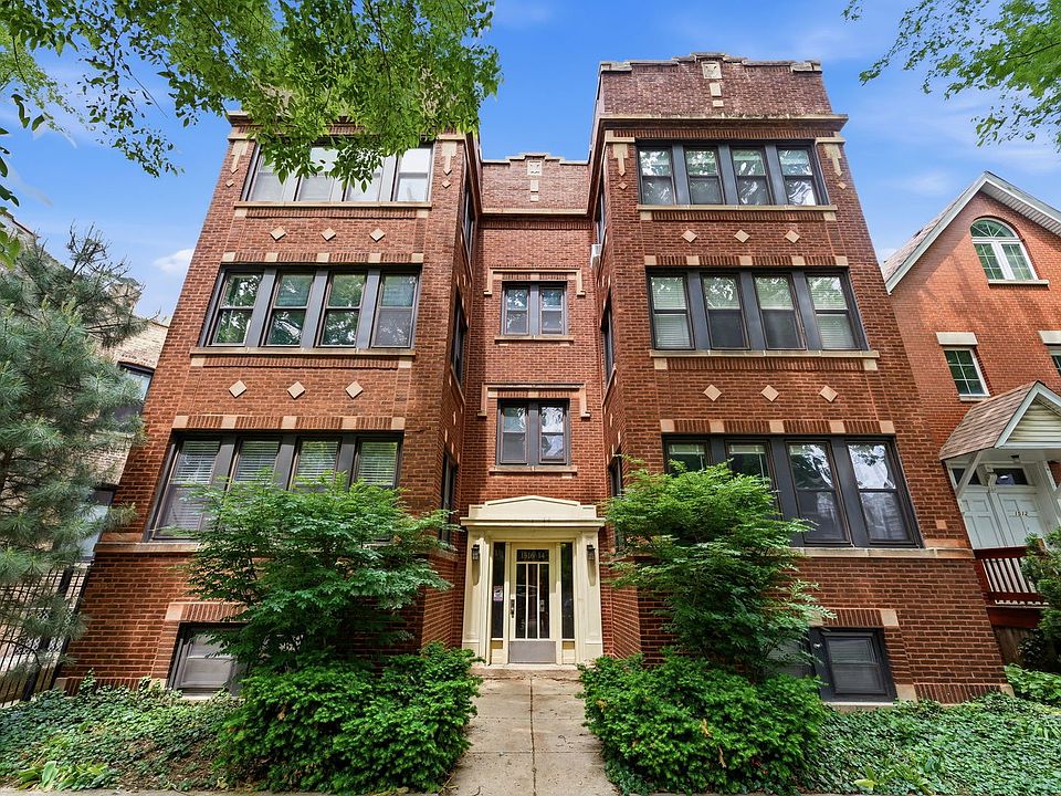 1st image of 1516 W Byron St APT 2W