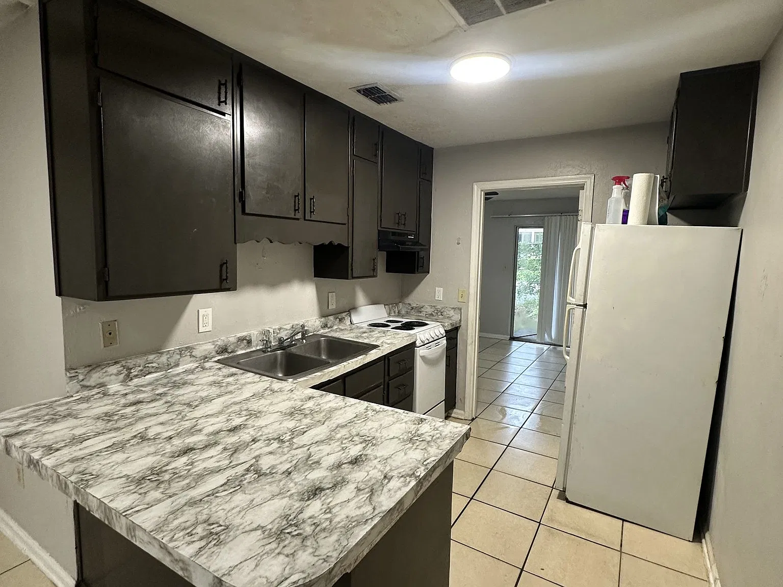 1 bed, 600 sqft, $1,050 — Photo 4