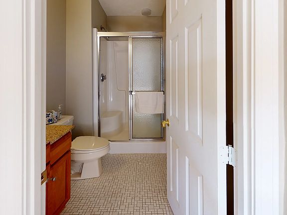 3rd image of 230 Willard St #6