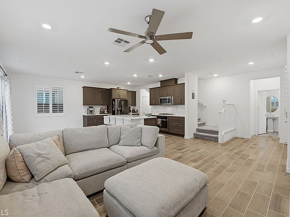 5th image of 16281 Castello Ln #2
