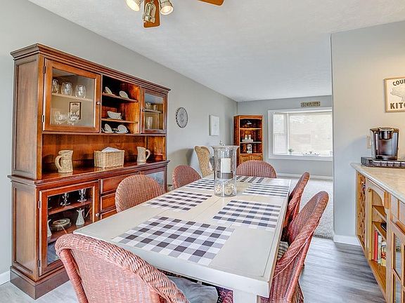 4th image of 5576 Ponderosa Dr