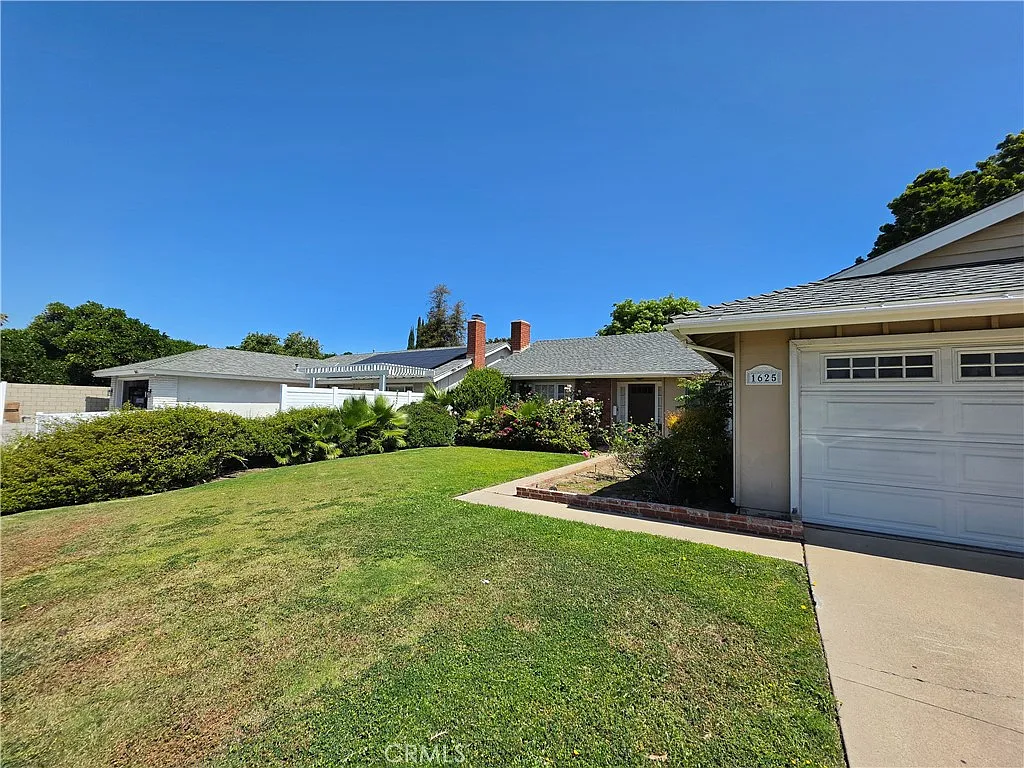 Building Photo - 1625 Birchfield Dr