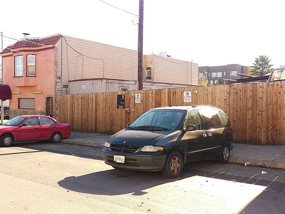 4th image of 1707 Yosemite Ave