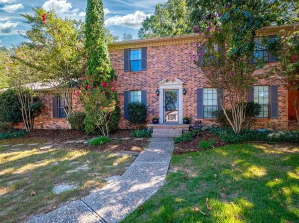 1924 Hillsborough Ln, Little Rock, AR 72212