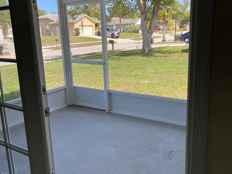 10114 Briar Cir — Photo 16