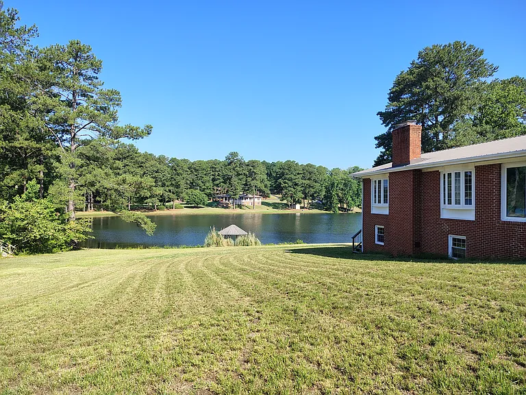 1415 Clearwater Dr — Photo 4